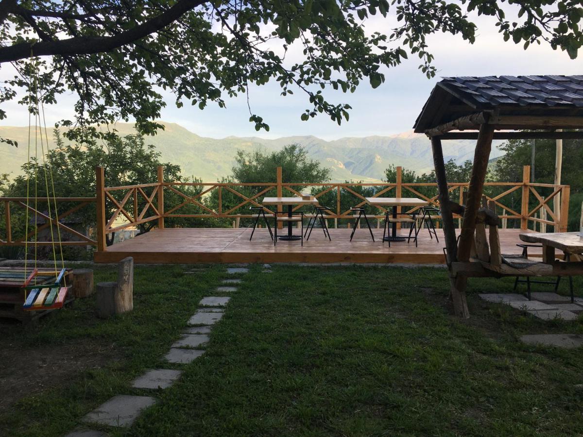 Berkri Gastro Yard & Guest House Yenokavan Eksteriør billede